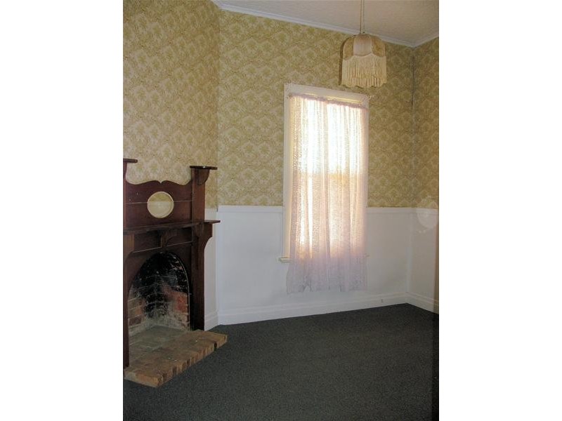 74 Sixth Street, Birdwoodton VIC 3505