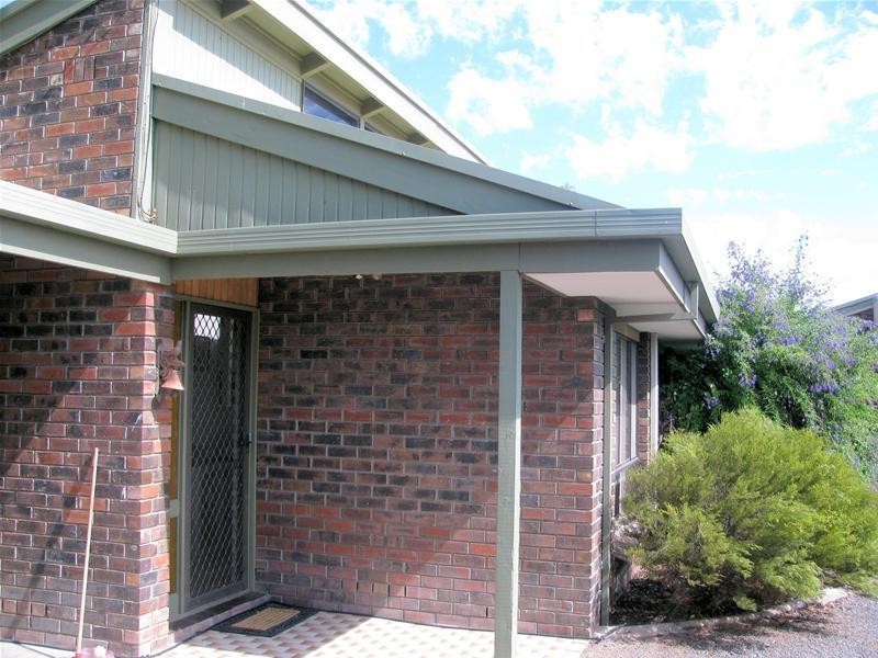 2/1 Karingal Court, Irymple VIC 3498