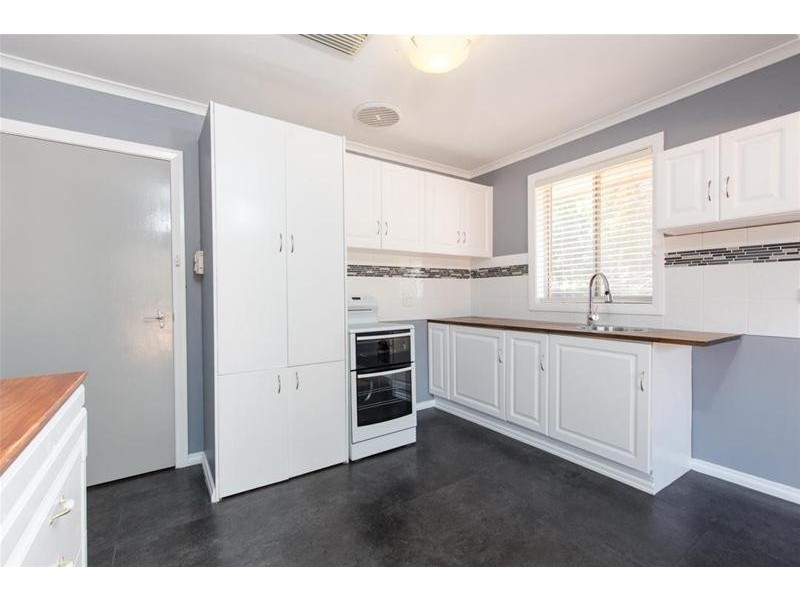 9 McDonald Street, Werrimull VIC 3496