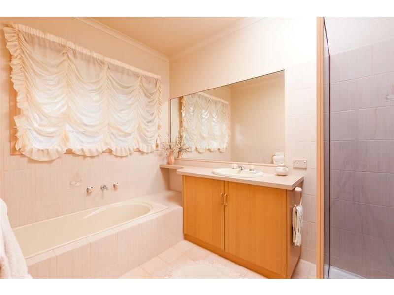 24 Palm Terrace, Mildura VIC 3500