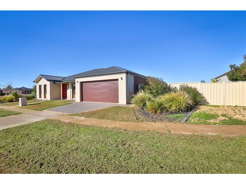 18 Oasis Boulevard, Mildura VIC 3500