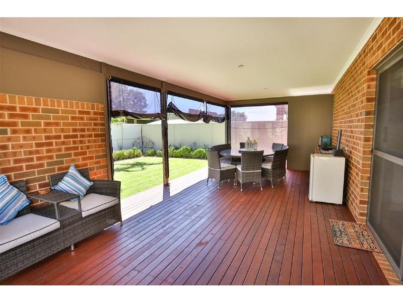 2 Kossman Court, Irymple VIC 3498