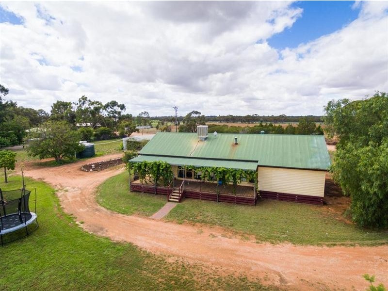 15 Hillview Road, Merbein West VIC 3505