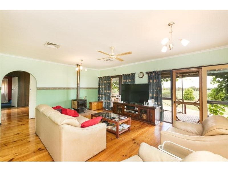 15 Hillview Road, Merbein West VIC 3505