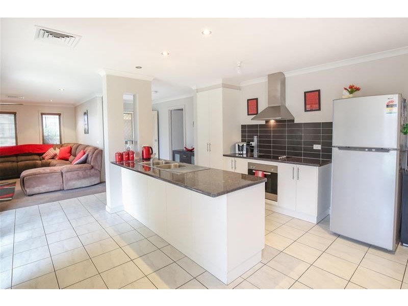 7 Renshinkan Court, Mildura VIC 3500