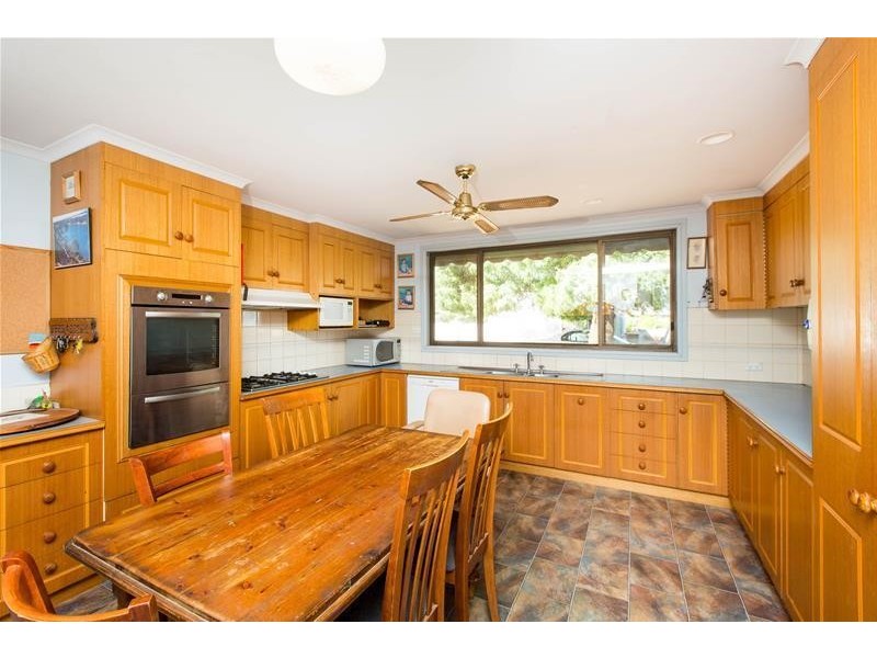105 McSwains Road, Birdwoodton VIC 3505