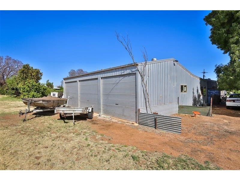 105 McSwains Road, Birdwoodton VIC 3505