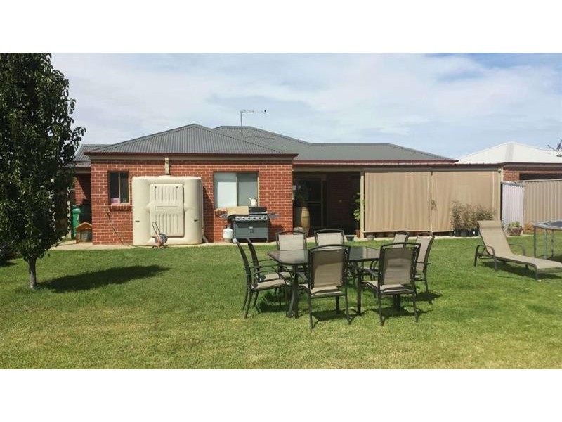 6 Anne Cox Drive, Red Cliffs VIC 3496