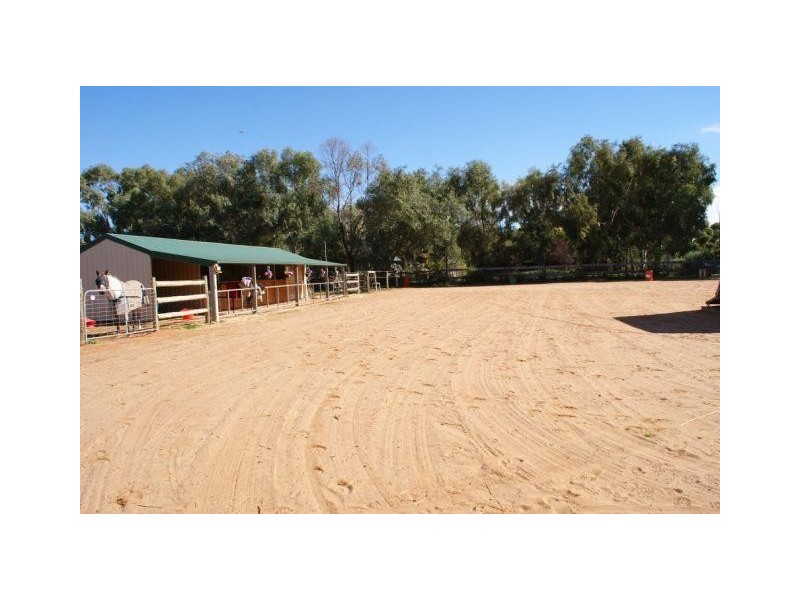 526 Cureton  Avenue, Nichols Point VIC 3501