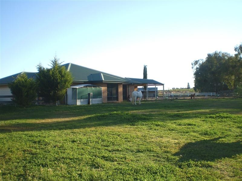 526 Cureton  Avenue, Nichols Point VIC 3501