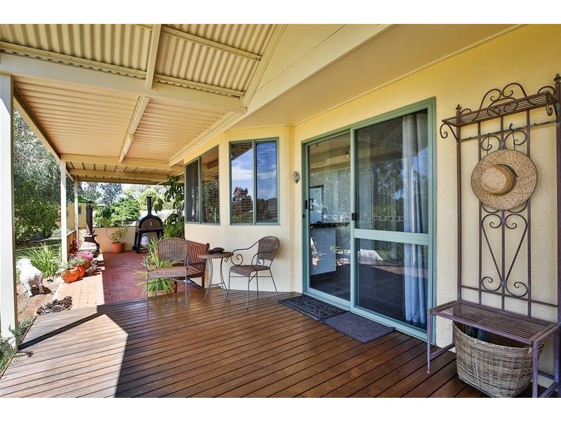 99 Cureton Avenue, Nichols Point VIC 3501