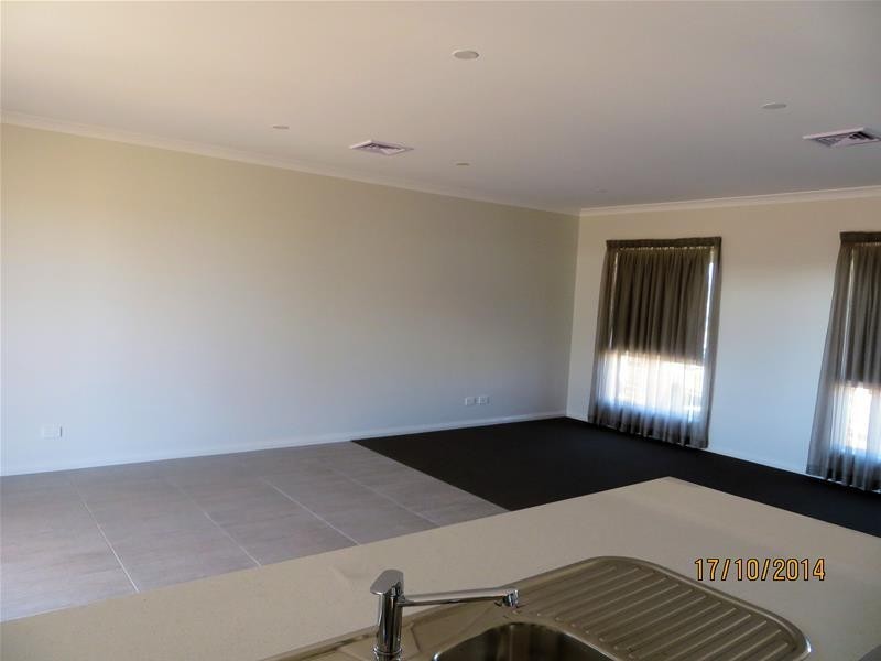 2 Miles  Court, Mildura VIC 3500
