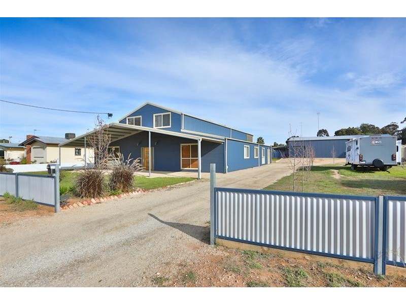 16 Henderson Street, Ouyen VIC 3490