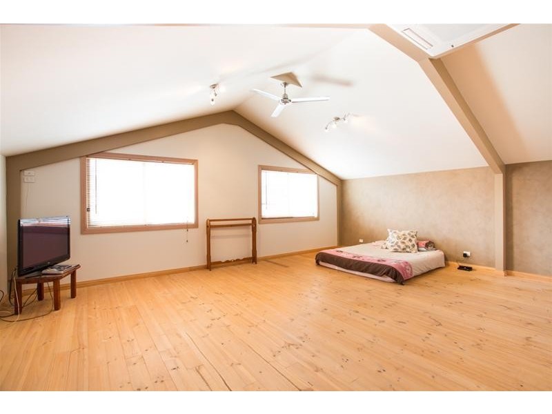 16 Henderson Street, Ouyen VIC 3490