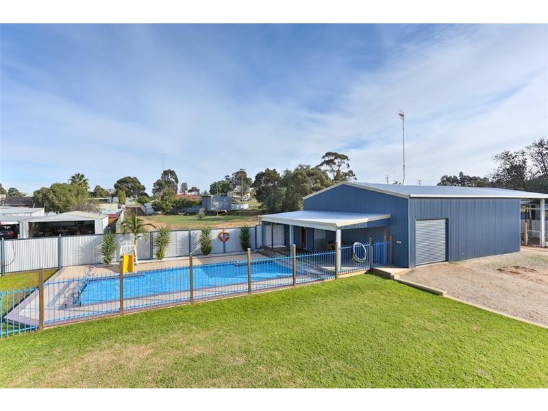 16 Henderson Street, Ouyen VIC 3490