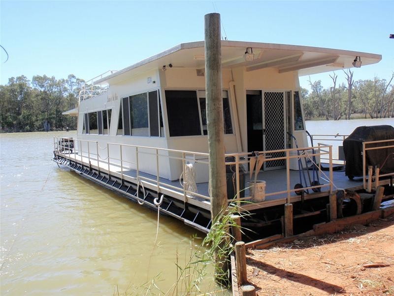 Cirrosis of the River – Houseboat, Nichols Point VIC 3501