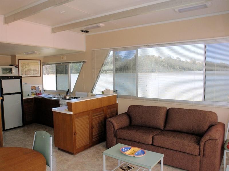 Cirrosis of the River – Houseboat, Nichols Point VIC 3501