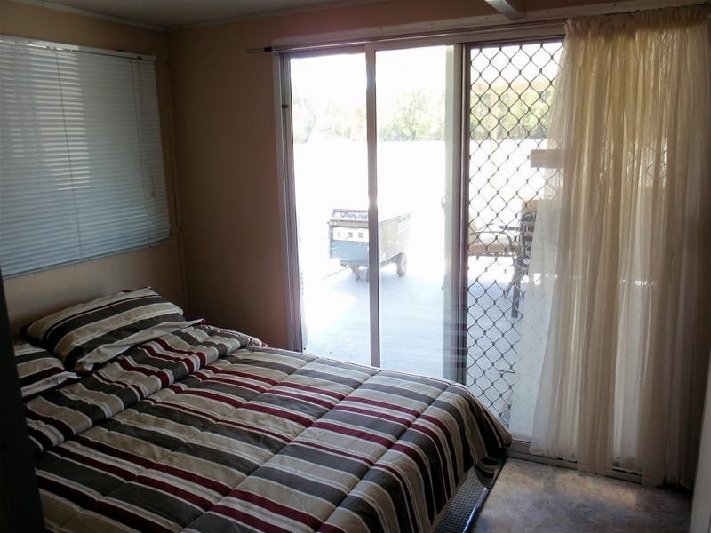 Cirrosis of the River – Houseboat, Nichols Point VIC 3501