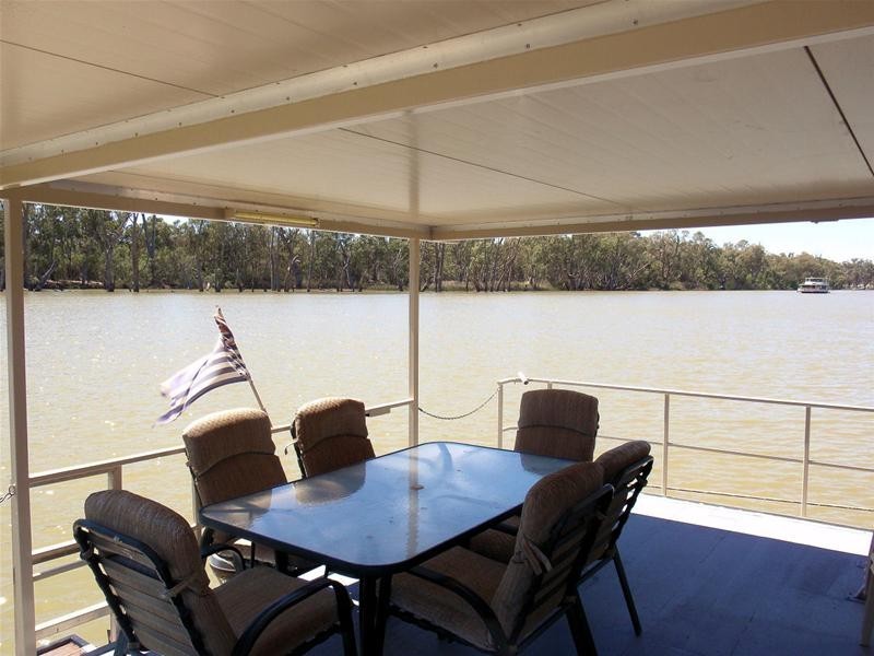 Cirrosis of the River – Houseboat, Nichols Point VIC 3501