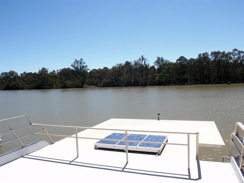 Cirrosis of the River – Houseboat, Nichols Point VIC 3501