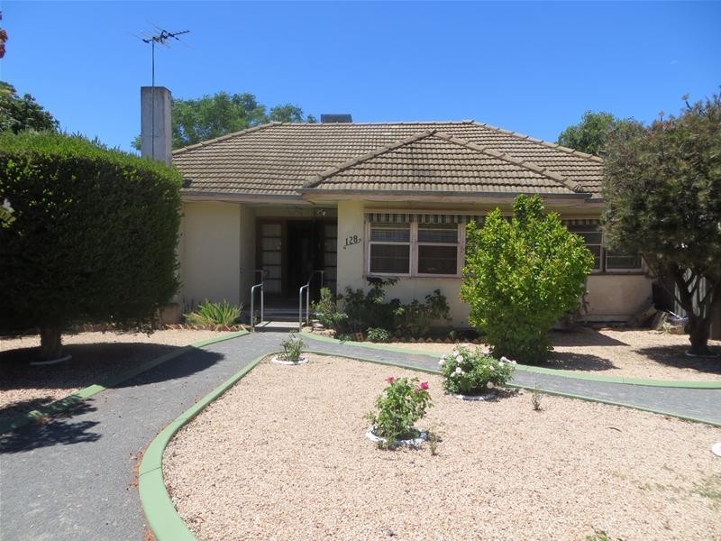 128 Pasadena Grove, Mildura VIC 3500