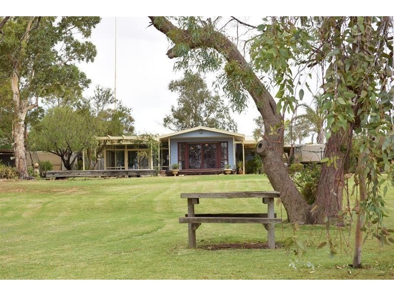 4 Lakeside Court, Cullulleraine VIC 3496