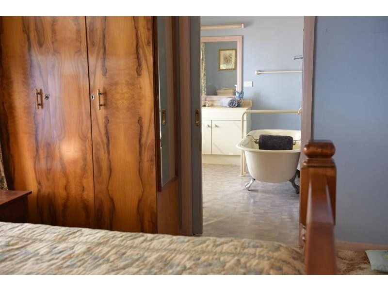 4 Lakeside Court, Cullulleraine VIC 3496