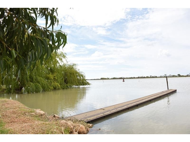 4 Lakeside Court, Cullulleraine VIC 3496