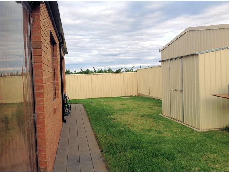 14 Summer Drive, Buronga NSW 2739