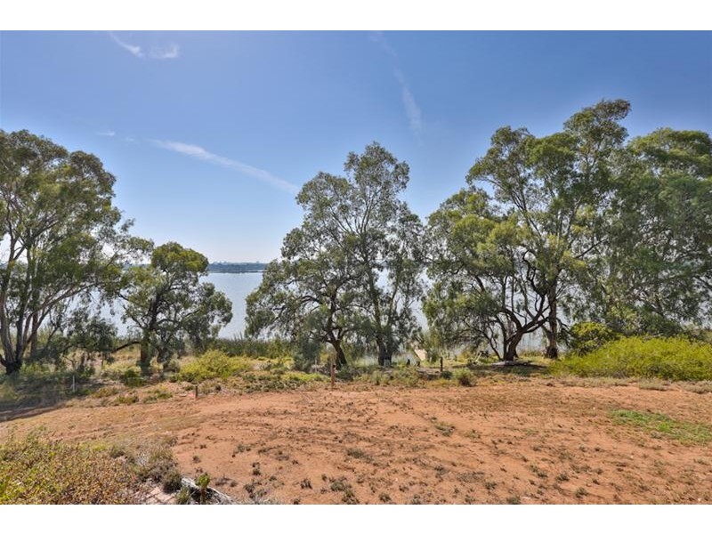 101 Cooke Street, Nichols Point VIC 3501