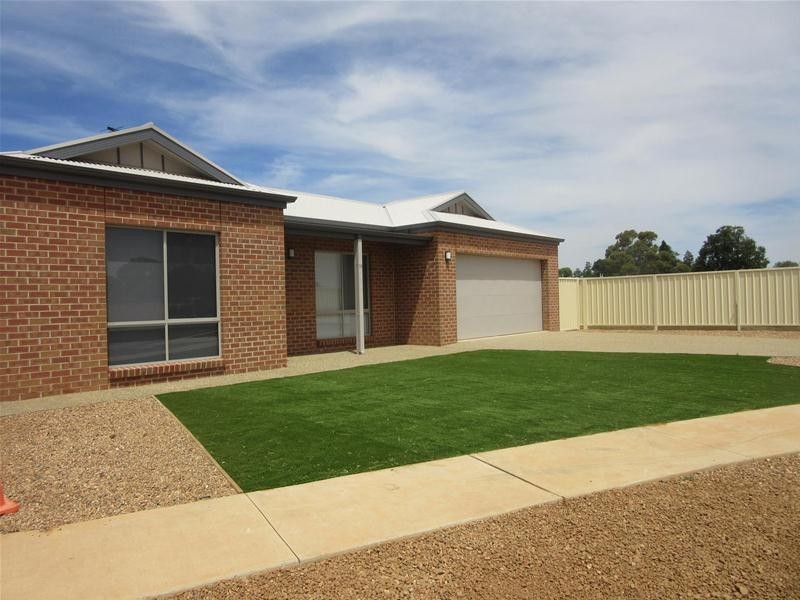 19 Toorak Drive, Irymple VIC 3498
