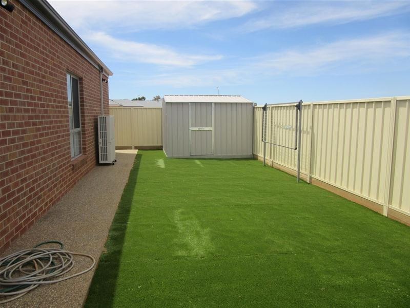 19 Toorak Drive, Irymple VIC 3498