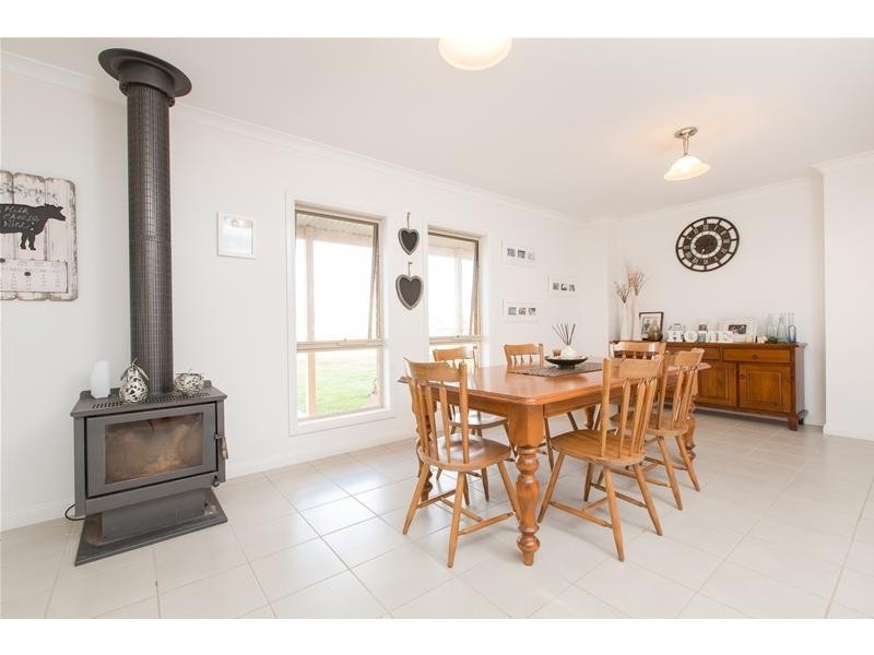 95 Cowanna Avenue South Avenue, Merbein South VIC 3505