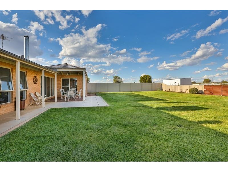 95 Cowanna Avenue South Avenue, Merbein South VIC 3505