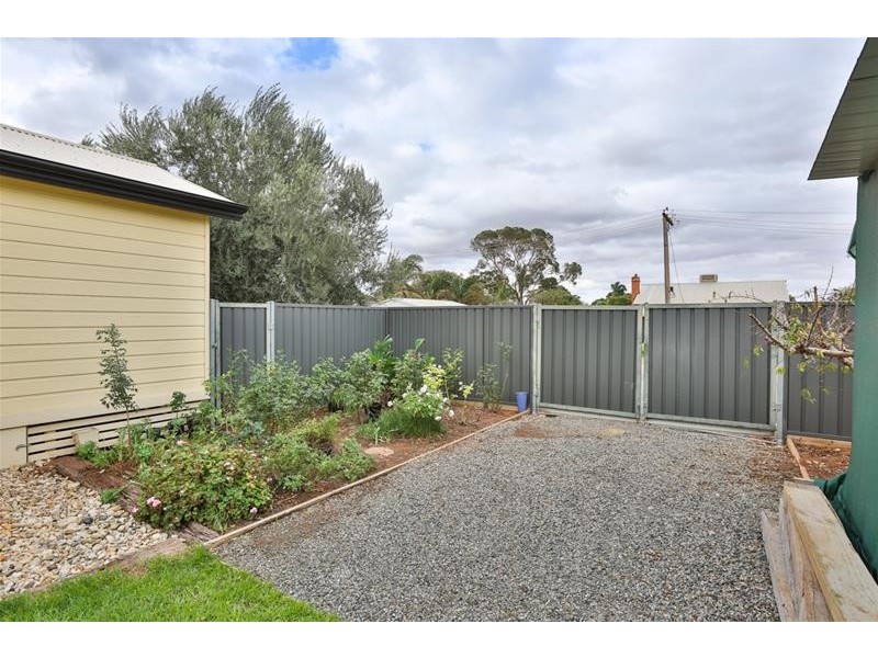 2a Latrobe Avenue, Red Cliffs VIC 3496