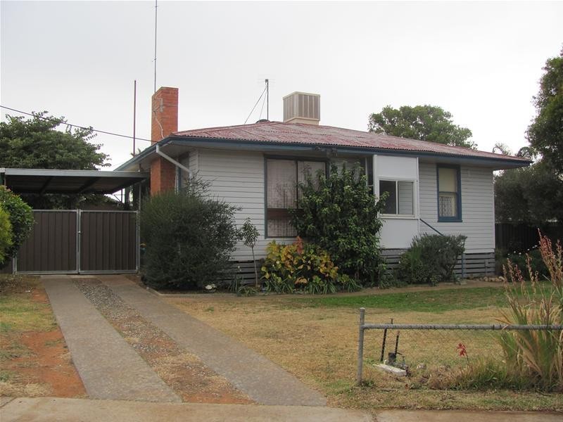 12 Murray Avenue, Red Cliffs VIC 3496