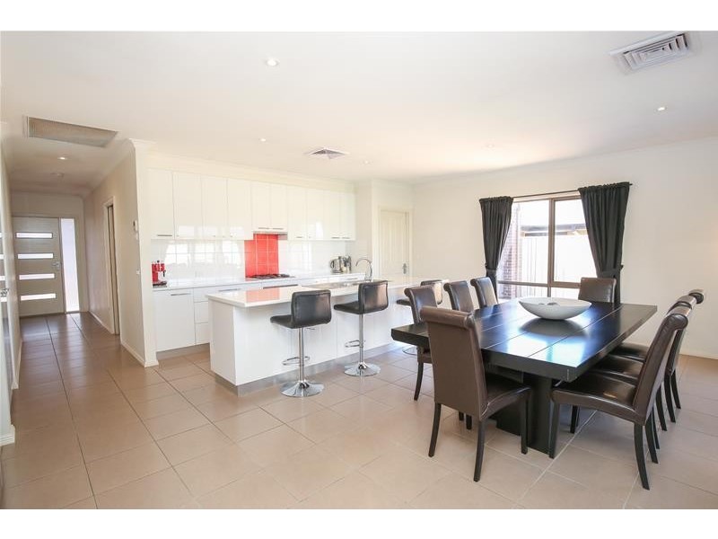 4 Wisteria Way, Mildura VIC 3500