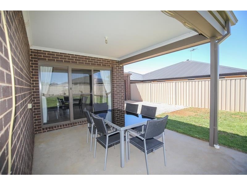 4 Wisteria Way, Mildura VIC 3500