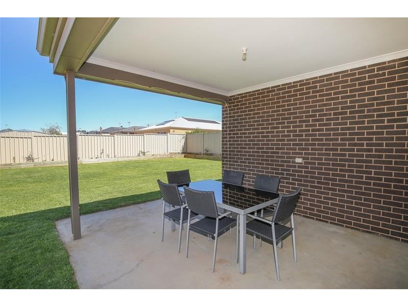 4 Wisteria Way, Mildura VIC 3500