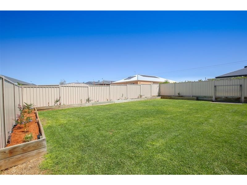 4 Wisteria Way, Mildura VIC 3500