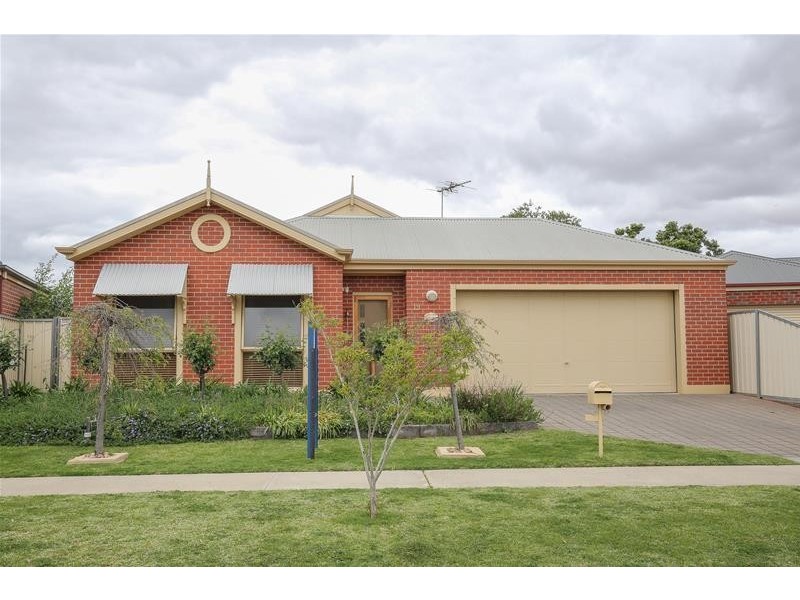 19 Canterbury Drive, Mildura VIC 3500