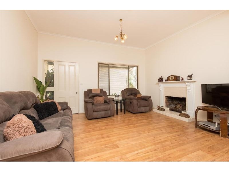 11 Cowra Avenue, Mildura VIC 3500