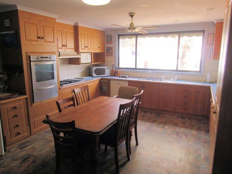 105 McSwains Road, Birdwoodton VIC 3505