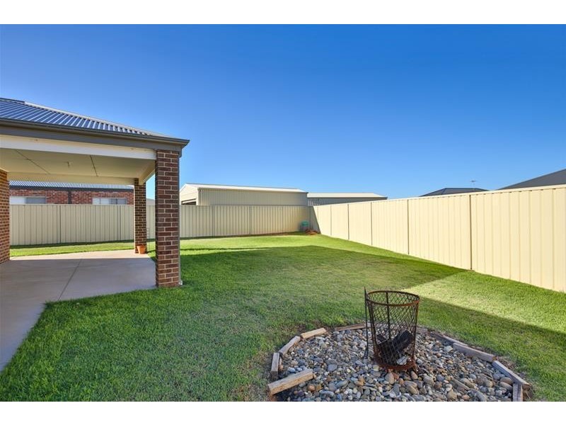 15 Ponderosa Way, Mildura VIC 3500