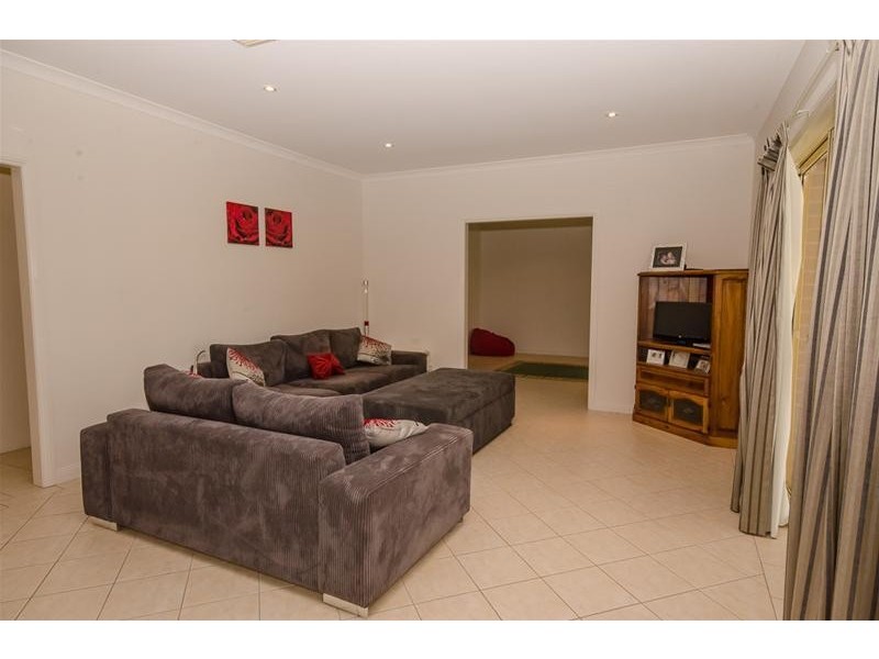 1094 Sandilong Avenue, Irymple VIC 3498