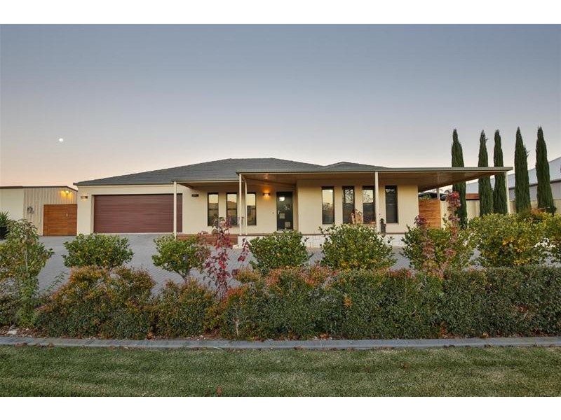 17 Carrington Drive, Irymple VIC 3498