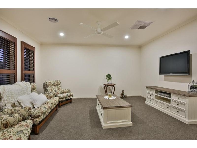 17 Carrington Drive, Irymple VIC 3498