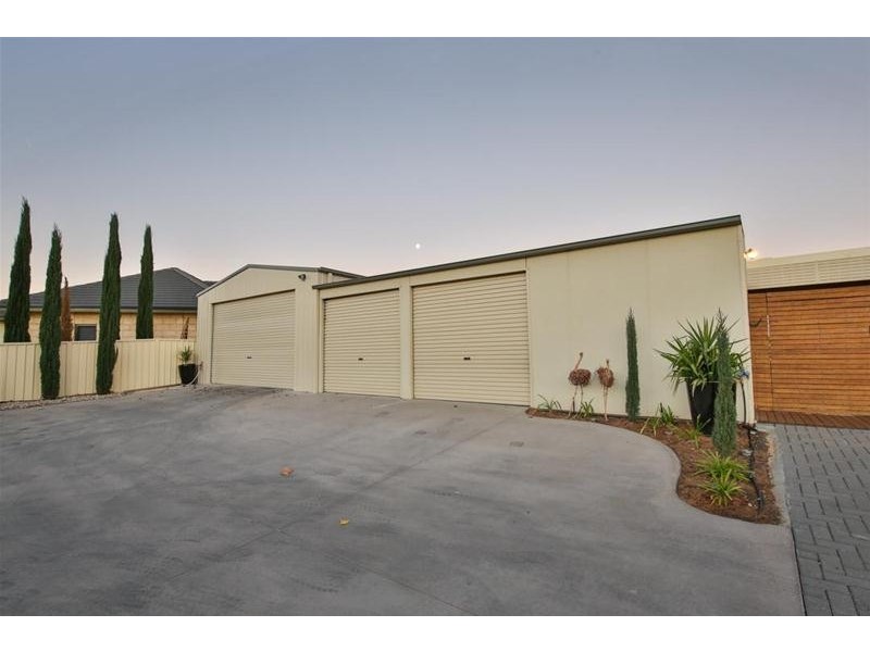 17 Carrington Drive, Irymple VIC 3498