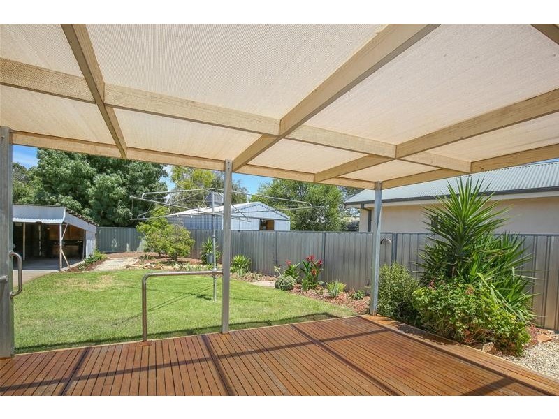 2 Floral Avenue, Mildura VIC 3500