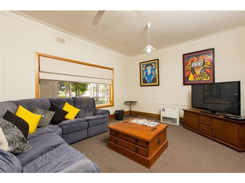 3352 Deakin Avenue, Mildura South VIC 3501